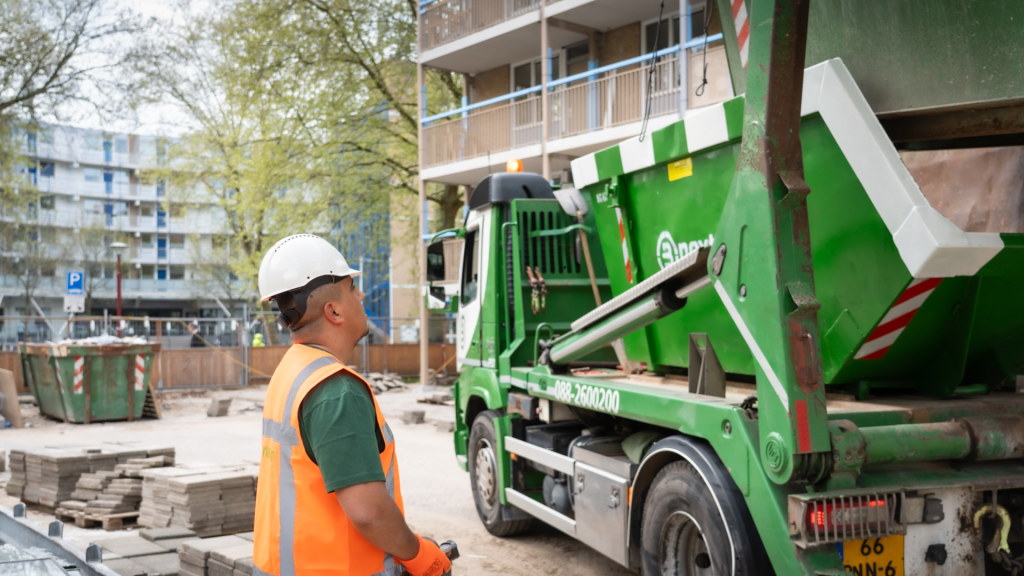 afzetcontainer laden